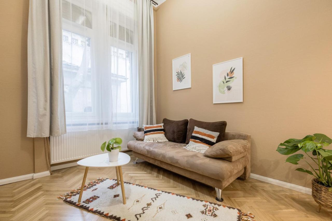 L1 Apartments Budapest Exteriör bild